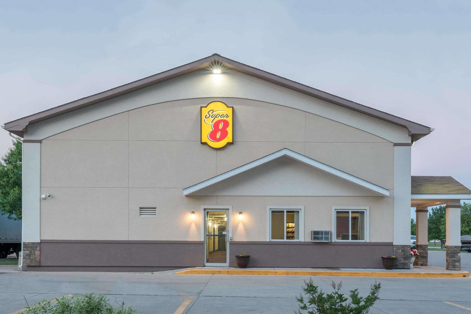 Super 8 By Wyndham Grand Forks Hotel Екстериор снимка