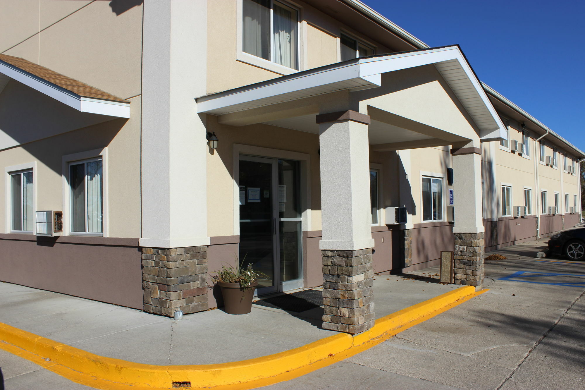 Super 8 By Wyndham Grand Forks Hotel Екстериор снимка
