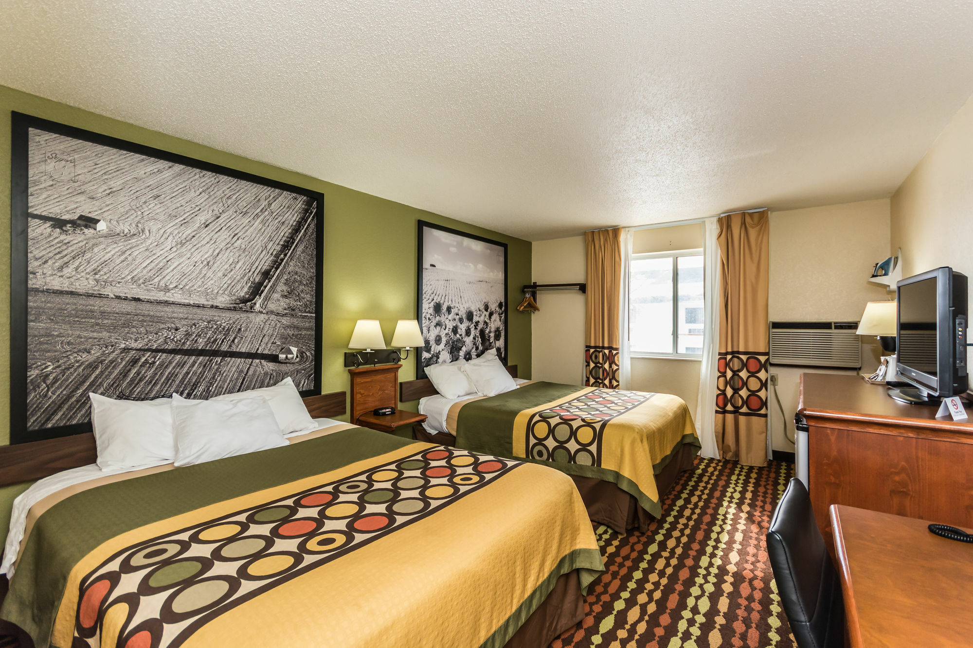 Super 8 By Wyndham Grand Forks Hotel Екстериор снимка